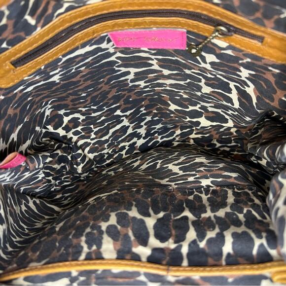 Betsey Johnson Vintage Leather Shoulder Bag - Picture 4 of 7